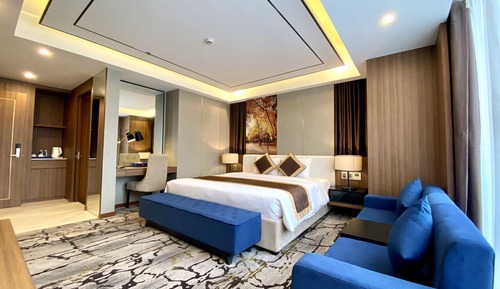 Premier Room, 1 King Bed