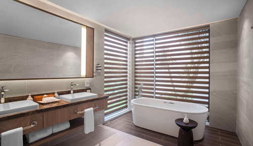 Suite, 1 King Bed, Garden View