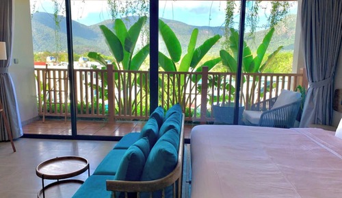 Suite, Balcony, Mountain View