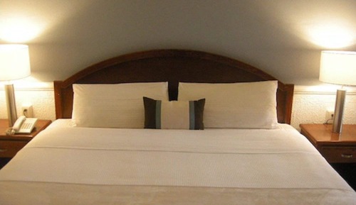 Standard Room, 1 King Bed