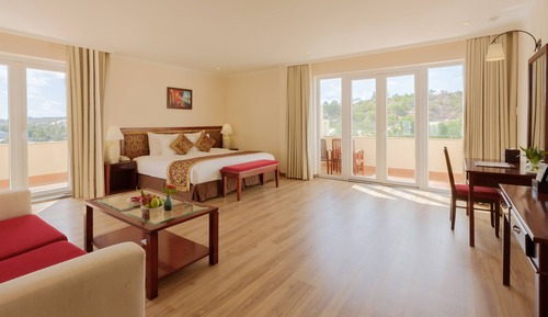 Deluxe Suite Hill Double