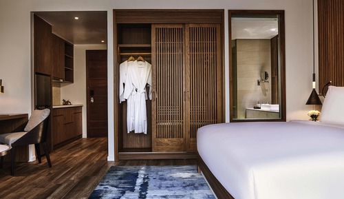 Studio King Room with Balcony