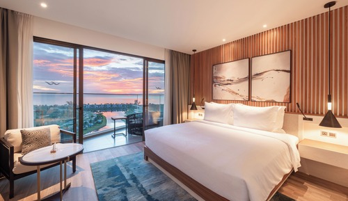 Studio Sea View King Room with Balcony