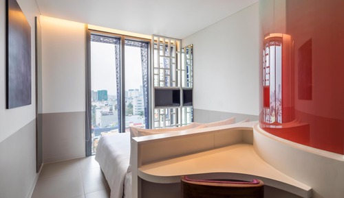 1 Queen Bed, City View