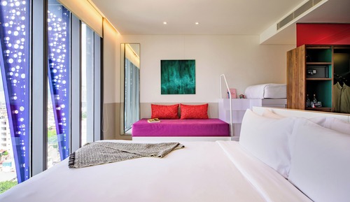Deluxe Room, City View (1 King Bed)