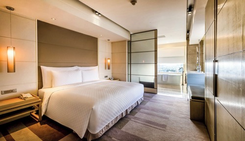 Deluxe Room with FREE 6PM Check-out