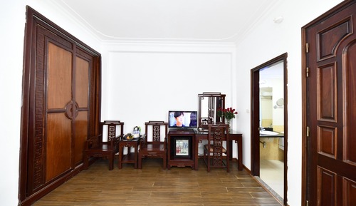 Superior Quadruple with Window