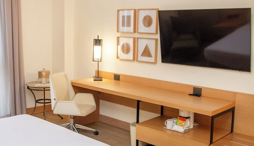 Standard Room, 2 Double Beds, Club Lounge Access