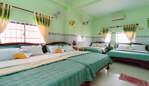 Family Room (8 persons)