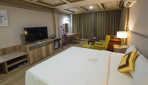 Executive Suite City View