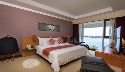 Executive Suite, 1 Double Bed, City View