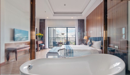Grand Deluxe Room Mountain View