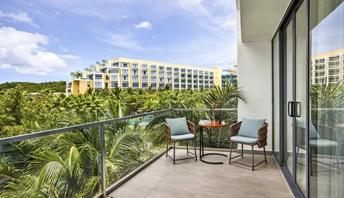 Superior Suite, Balcony (2 King Bed)