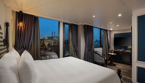 Honeymoon Double Room with City View