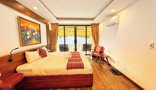 Senior Deluxe Bungalow with Mountain View 