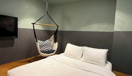 Cozy Double Nest No Window