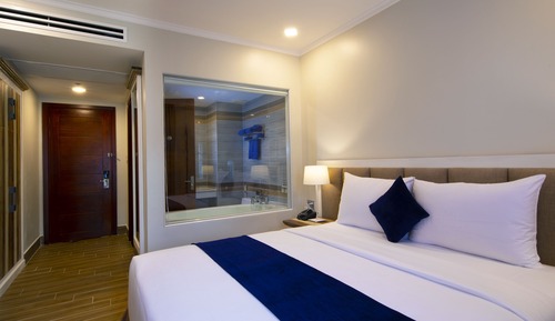 Suite Double with Bathtub
