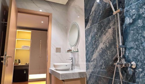 Deluxe Suite, City View