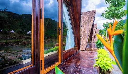 Family Room, Garden View