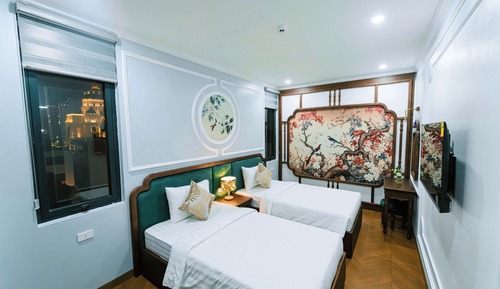 Classic Twin Room, Balcony, Park View