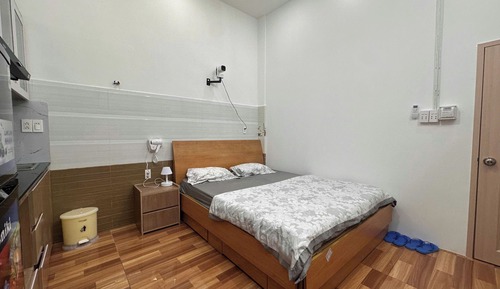 Basic Double Room, 1 Queen Bed