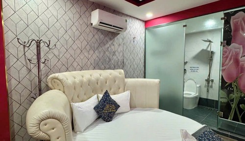 Luxury Room, 1 Queen Bed, Non Smoking, Sauna