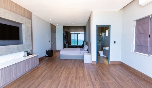 Deluxe King Room with Sea View