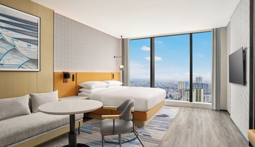 Deluxe Room, 1 King Bed, City View