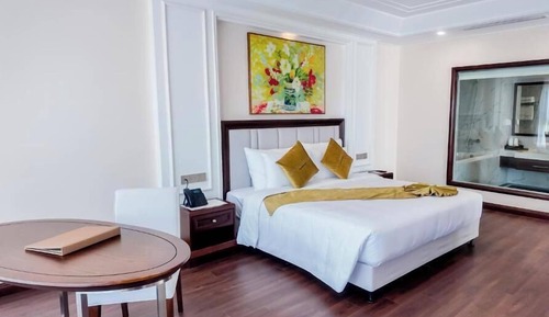 Executive Suite, City View