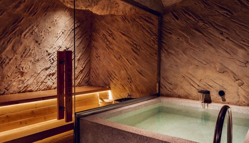 Kin Signature Suite with Window and Onsen Inclusive