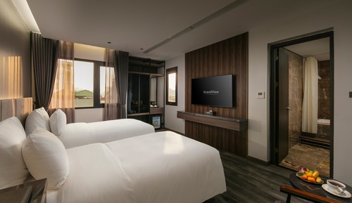 Deluxe Double or Twin Room, Bathtub