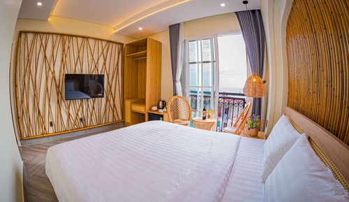Double Room Single Use, City View
