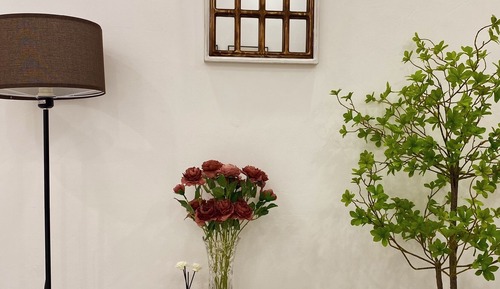 Basic Room, 1 King Bed, Non Smoking, Shared Bathroom