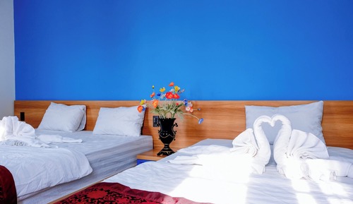 Deluxe Triple Room, Partial Ocean View
