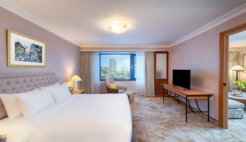 Deluxe Suite