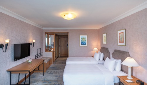 Grand Deluxe Twin Lake View