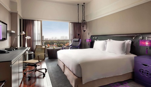 Superior Room, 1 King Bed, Club Lounge Access, City View