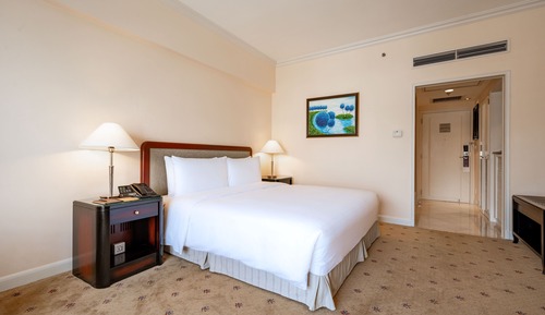 Deluxe Room, 1 King Bed