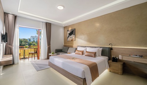 Deluxe Double Room, Balcony, City View