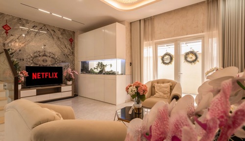 Luxury Villa, City View