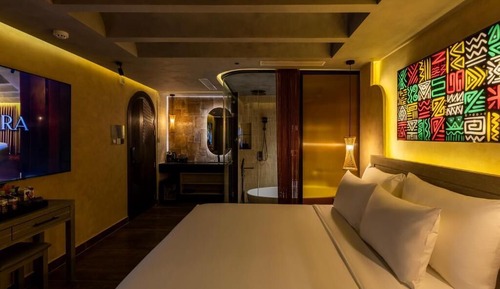 Suite, Balcony