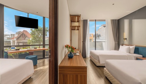 Family Studio, Connecting Rooms, City View