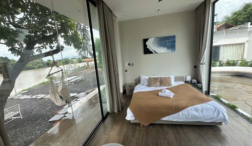 Deluxe Double Room, Hot Tub, River View