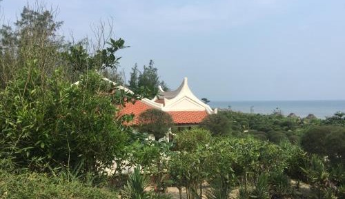 Villa with Garden View