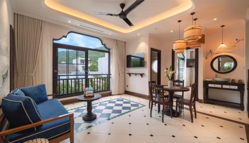 Two-Bedroom Apartment with Mountain View