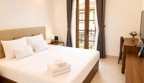 Two-Bedroom Deluxe Apartment with Ocean View