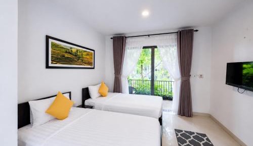 Twin Room with Pool View