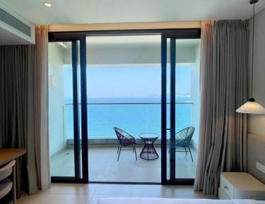 One-Bedroom Apartment with Balcony and Sea View