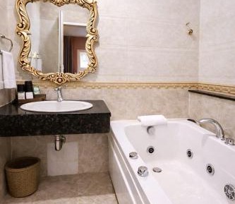 Deluxe Double Room with Bath