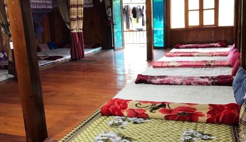 Single Bed in Mixed Dormitory Room
